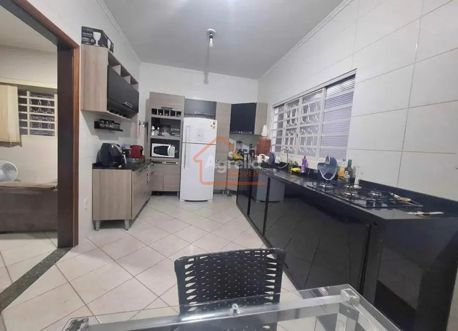 Foto 1 de Casa com 3 quartos à venda, 130m2 em Loteamento Linda Chaib, Mogi Mirim - SP