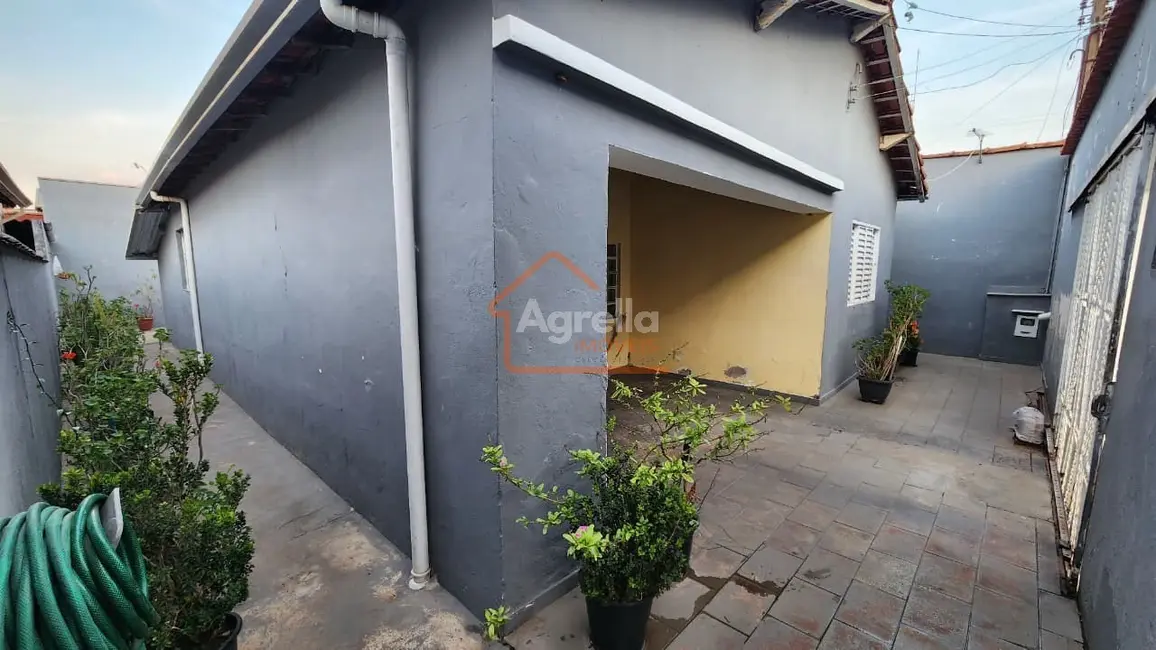 Foto 2 de Casa com 4 quartos à venda, 166m2 em Aterrado, Mogi Mirim - SP