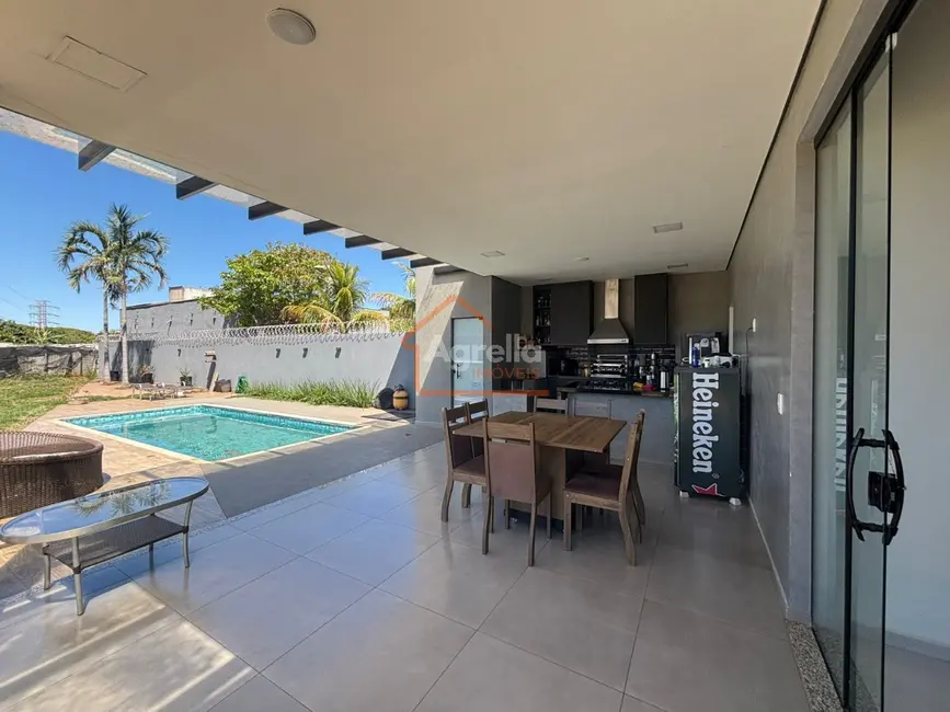 Foto 1 de Chácara com 3 quartos à venda, 130m2 em Chácara São Marcelo, Mogi Mirim - SP