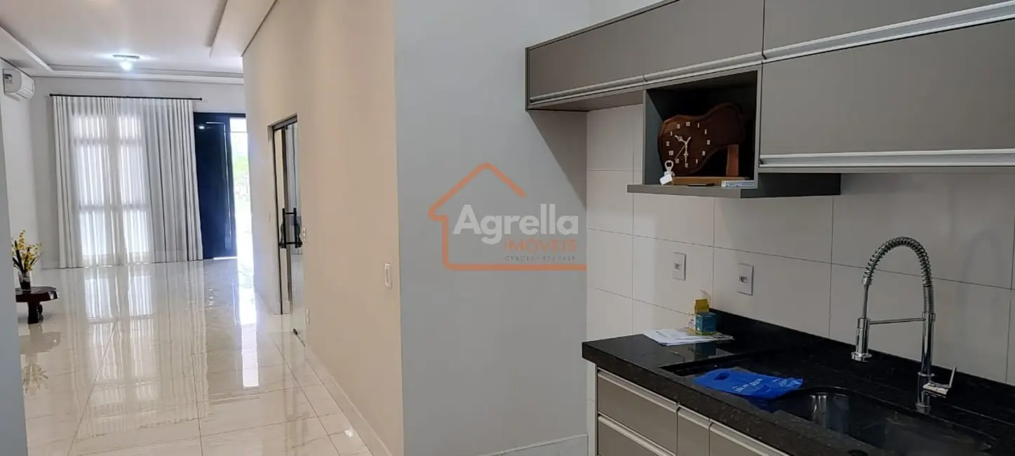 Foto 6 de Casa de Condomínio com 3 quartos à venda, 250m2 em Mogi Mirim - SP