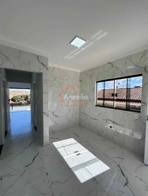 Foto 2 de Casa com 3 quartos à venda, 102m2 em Jardim Bandeirantes, Mogi Guacu - SP