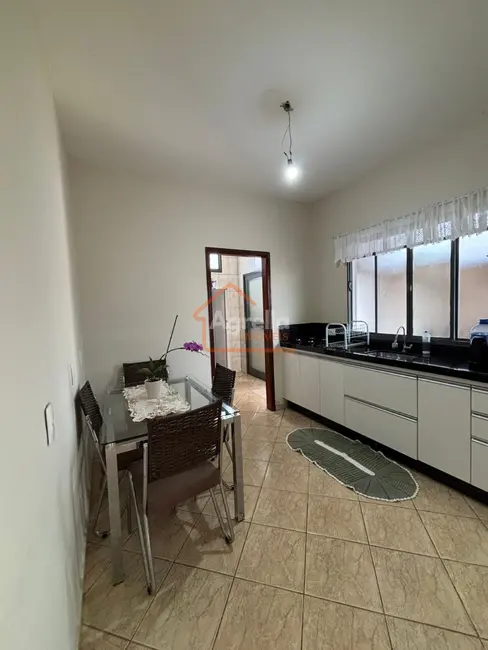 Foto 7 de Casa com 3 quartos à venda, 171m2 em Parque dos Eucaliptos, Mogi Guacu - SP