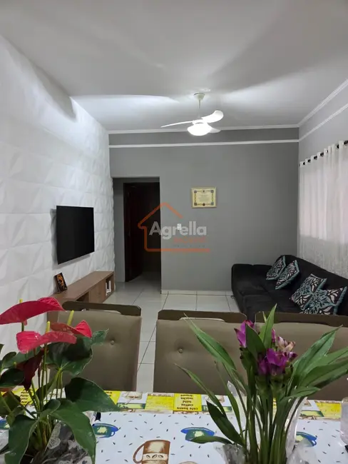 Foto 1 de Casa com 2 quartos à venda, 140m2 em Mogi Guacu - SP