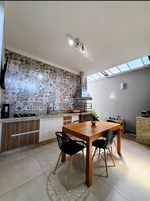 Foto 2 de Casa de Condomínio com 3 quartos à venda, 138m2 em Mogi Guacu - SP