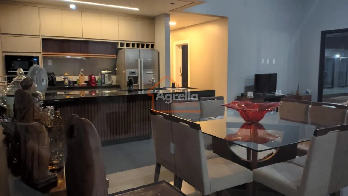 Foto 5 de Chácara com 3 quartos à venda, 670m2 em Chácara São Marcelo, Mogi Mirim - SP