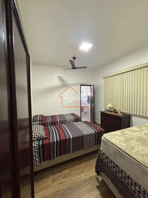 Chácara com 2 quartos à venda, 420m2 em Itapira - SP - imagem 6 Foto 6 de Chácara com 2 quartos à venda, 420m2 em Itapira - SP