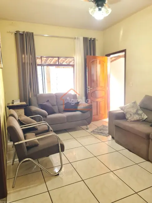 Casa com 3 quartos à venda, 174m2 em Parque Cidade Nova, Mogi Guacu - SP - imagem 3 Foto 3 de Casa com 3 quartos à venda, 174m2 em Parque Cidade Nova, Mogi Guacu - SP