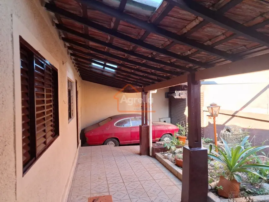 Foto 3 de Casa com 3 quartos à venda, 300m2 em Vila Santa Luzia, Mogi Mirim - SP