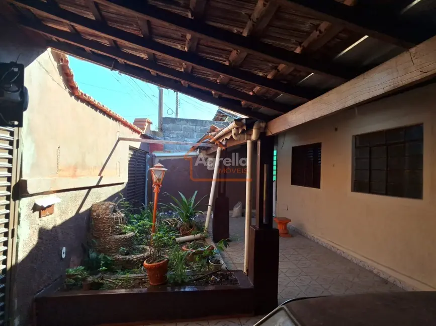 Foto 2 de Casa com 3 quartos à venda, 300m2 em Vila Santa Luzia, Mogi Mirim - SP