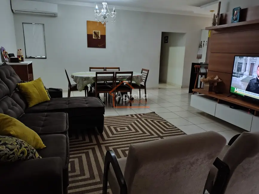 Foto 4 de Casa com 3 quartos à venda, 165m2 em Jardim Patrícia, Mogi Mirim - SP