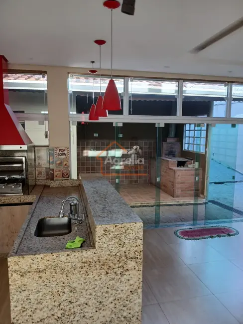 Foto 2 de Casa com 3 quartos à venda, 200m2 em Vila Pichatelli, Mogi Mirim - SP