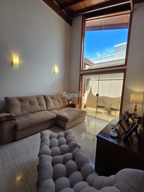 Foto 3 de Casa com 3 quartos à venda, 300m2 em Parque Residencial Murayama, Mogi Mirim - SP