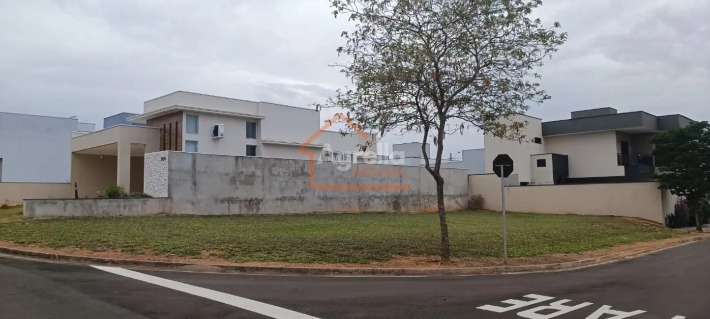 Foto 1 de Terreno / Lote à venda, 370m2 em Estiva Gerbi - SP