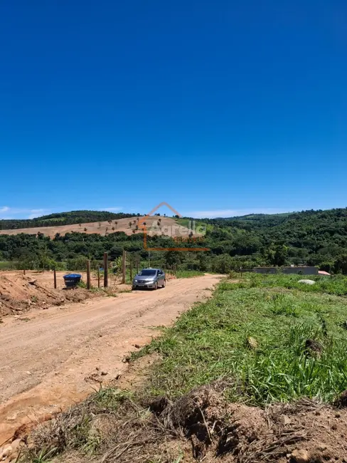 Foto 3 de Chácara à venda, 1000m2 em Espirito Santo Do Pinhal - SP