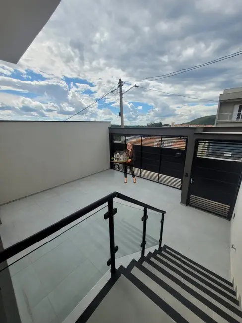 Foto 4 de Sobrado com 3 quartos à venda, 175m2 em Laranjeiras, Caieiras - SP