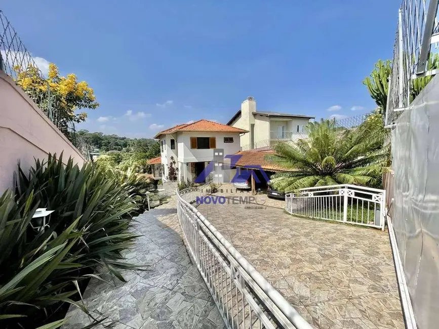 Casa com 3 quartos à venda, 947m2 em Chácara das Paineiras, Carapicuiba - SP - imagem 3 Foto 3 de Casa com 3 quartos à venda, 947m2 em Chácara das Paineiras, Carapicuiba - SP