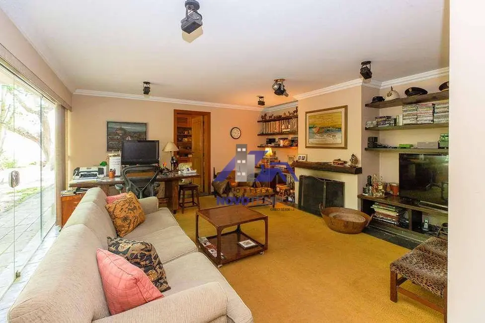 Casa de Condomínio com 6 quartos à venda, 5000m2 em Parque Silvino Pereira, Cotia - SP - imagem 8 Foto 8 de Casa de Condomínio com 6 quartos à venda, 5000m2 em Parque Silvino Pereira, Cotia - SP