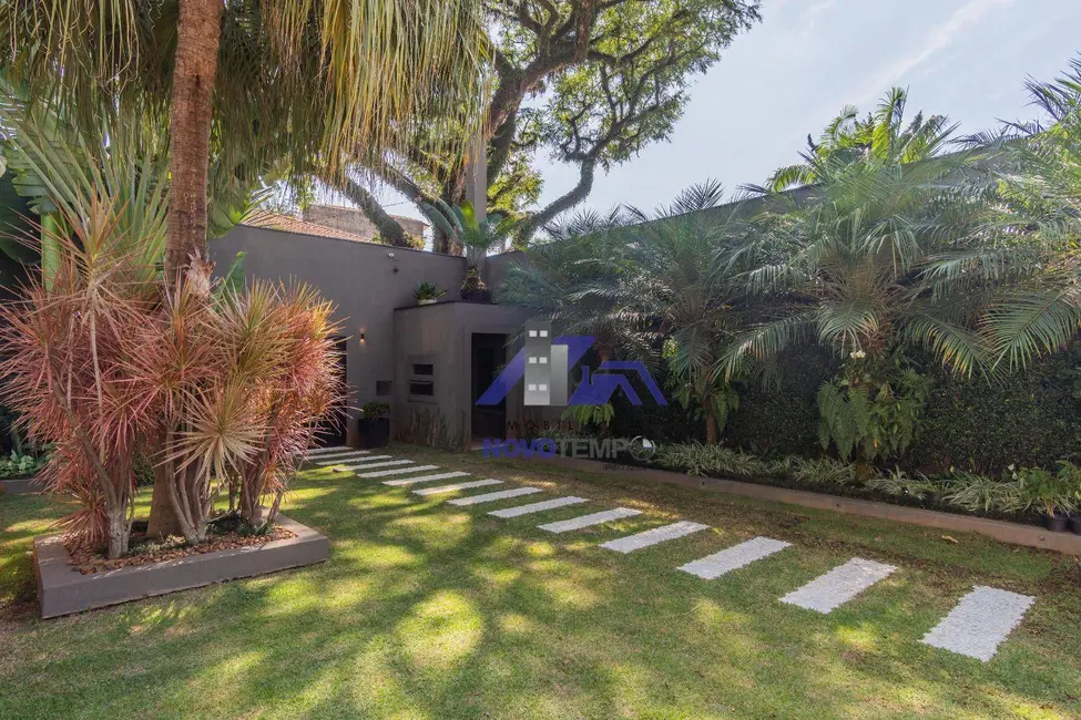 Foto 2 de Casa com 5 quartos à venda, 606m2 em Pacaembu, São Paulo - SP