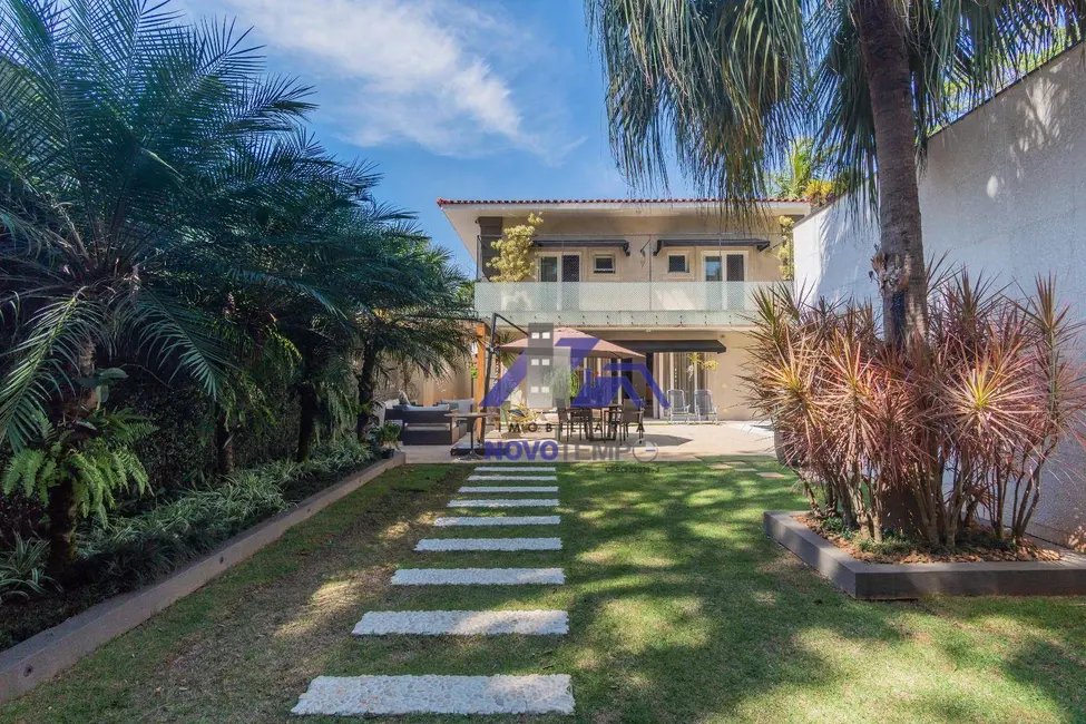 Foto 3 de Casa com 5 quartos à venda, 606m2 em Pacaembu, São Paulo - SP