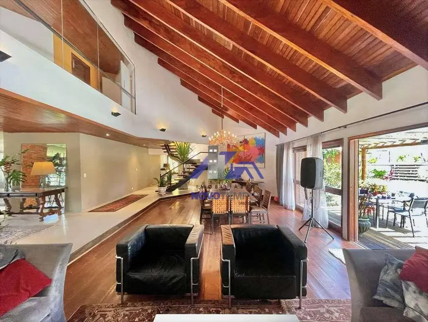 Casa de Condomínio com 5 quartos à venda e para alugar, 1500m2 em Nova Fazendinha, Carapicuiba - SP - imagem 6 Foto 6 de Casa de Condomínio com 5 quartos à venda e para alugar, 1500m2 em Nova Fazendinha, Carapicuiba - SP