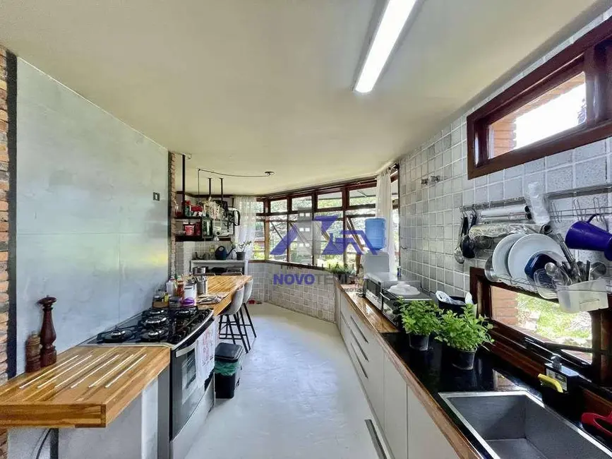Casa de Condomínio com 5 quartos à venda e para alugar, 1500m2 em Nova Fazendinha, Carapicuiba - SP - imagem 8 Foto 8 de Casa de Condomínio com 5 quartos à venda e para alugar, 1500m2 em Nova Fazendinha, Carapicuiba - SP