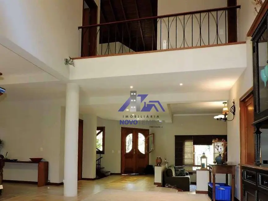 Casa de Condomínio com 4 quartos à venda, 1000m2 em Altos de São Fernando, Jandira - SP - imagem 5 Foto 5 de Casa de Condomínio com 4 quartos à venda, 1000m2 em Altos de São Fernando, Jandira - SP