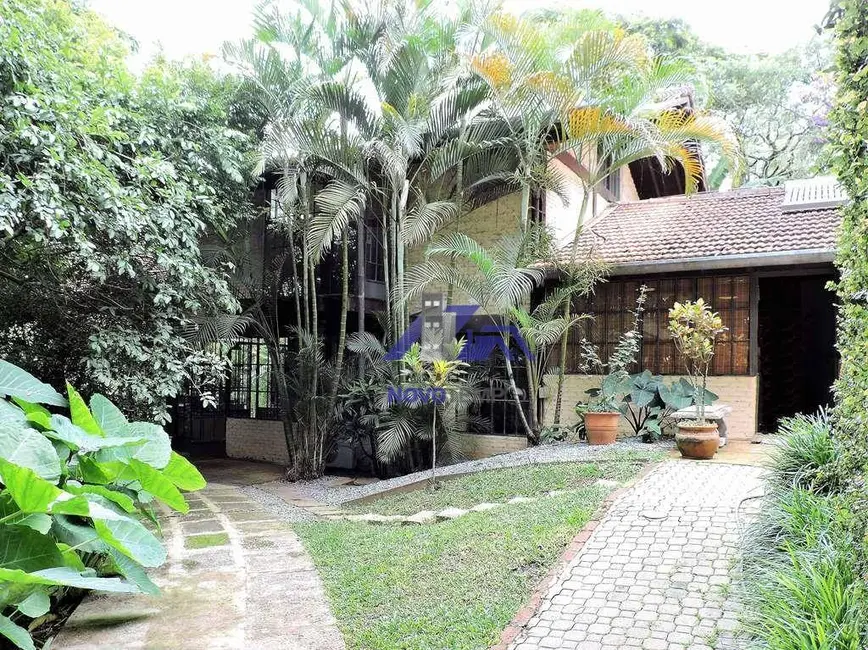 Sobrado com 5 quartos à venda, 2620m2 em Chácara dos Junqueiras, Carapicuiba - SP - imagem 3 Foto 3 de Sobrado com 5 quartos à venda, 2620m2 em Chácara dos Junqueiras, Carapicuiba - SP