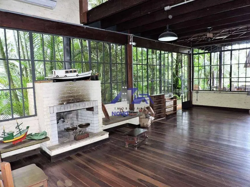 Sobrado com 5 quartos à venda, 2620m2 em Chácara dos Junqueiras, Carapicuiba - SP - imagem 9 Foto 9 de Sobrado com 5 quartos à venda, 2620m2 em Chácara dos Junqueiras, Carapicuiba - SP