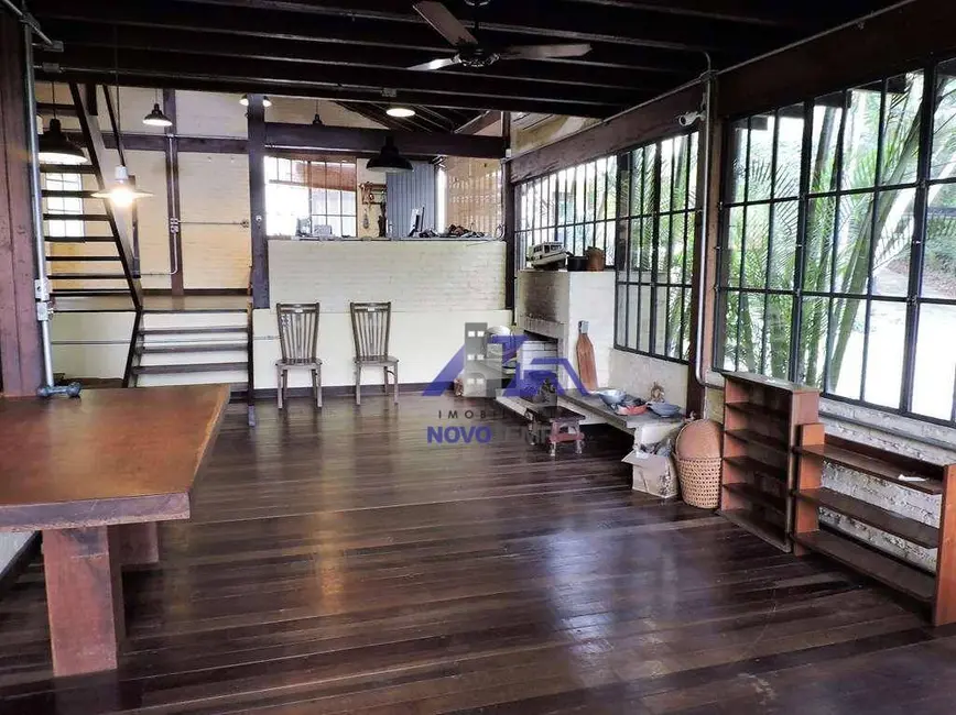 Sobrado com 5 quartos à venda, 2620m2 em Chácara dos Junqueiras, Carapicuiba - SP - imagem 6 Foto 6 de Sobrado com 5 quartos à venda, 2620m2 em Chácara dos Junqueiras, Carapicuiba - SP