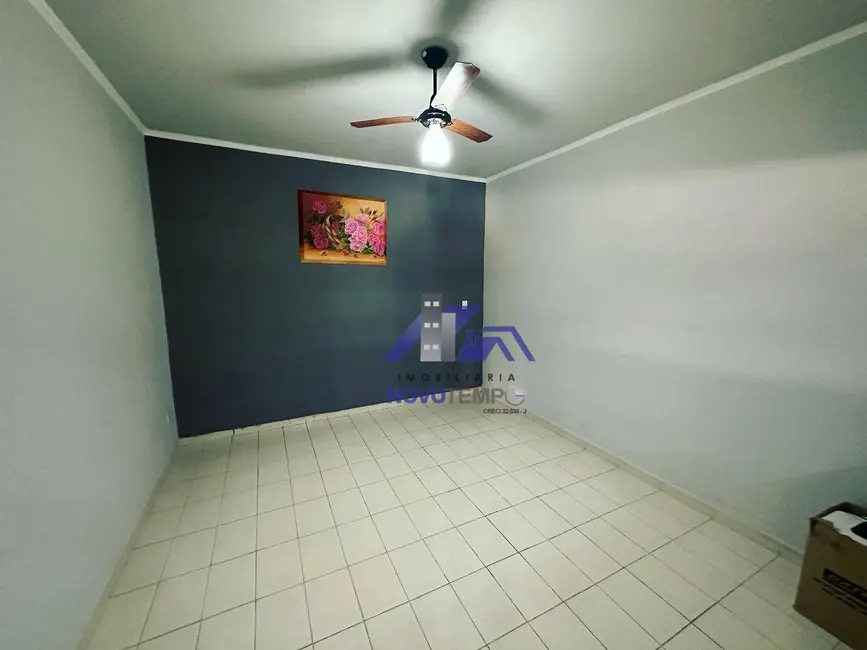 Foto 9 de Casa com 2 quartos à venda, 450m2 em Guararapes - SP