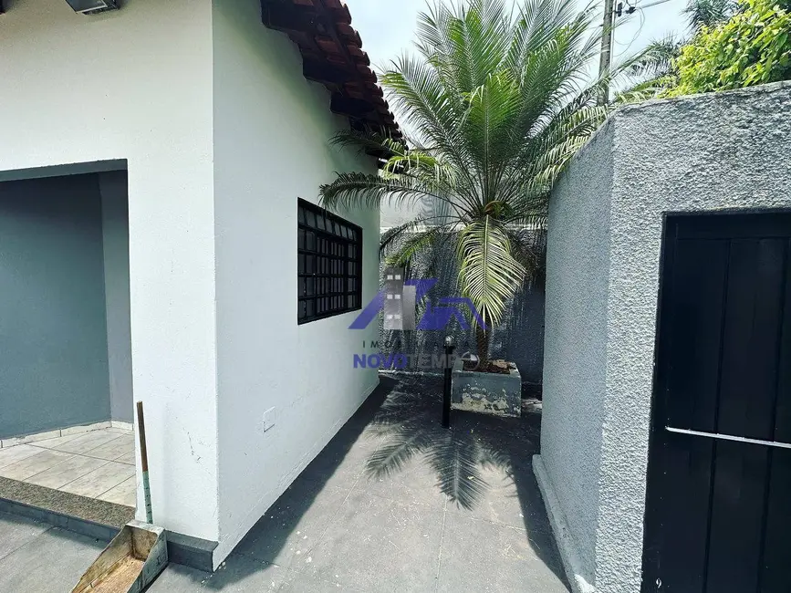 Foto 4 de Casa com 2 quartos à venda, 450m2 em Guararapes - SP