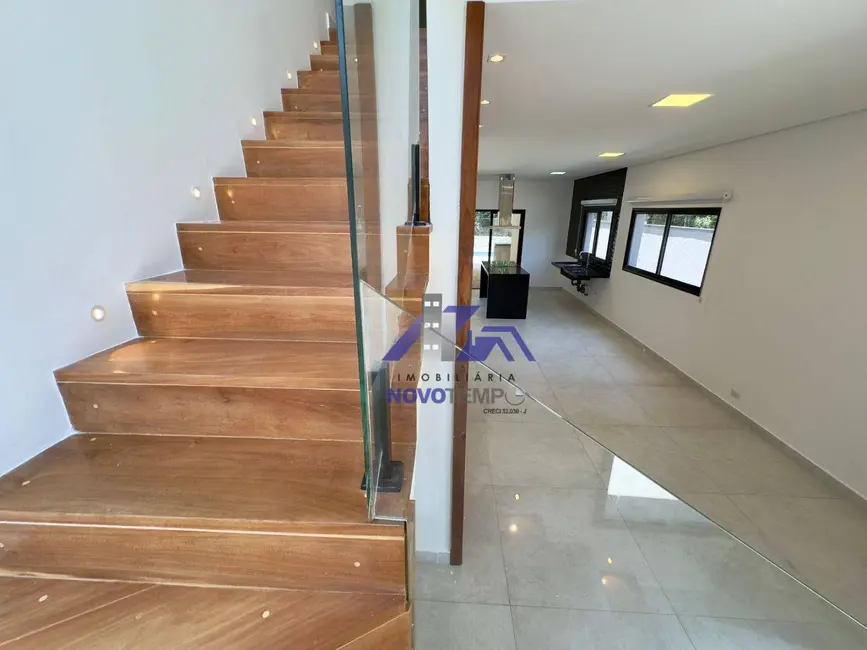 Foto 2 de Sobrado com 3 quartos à venda, 162m2 em Santana De Parnaiba - SP