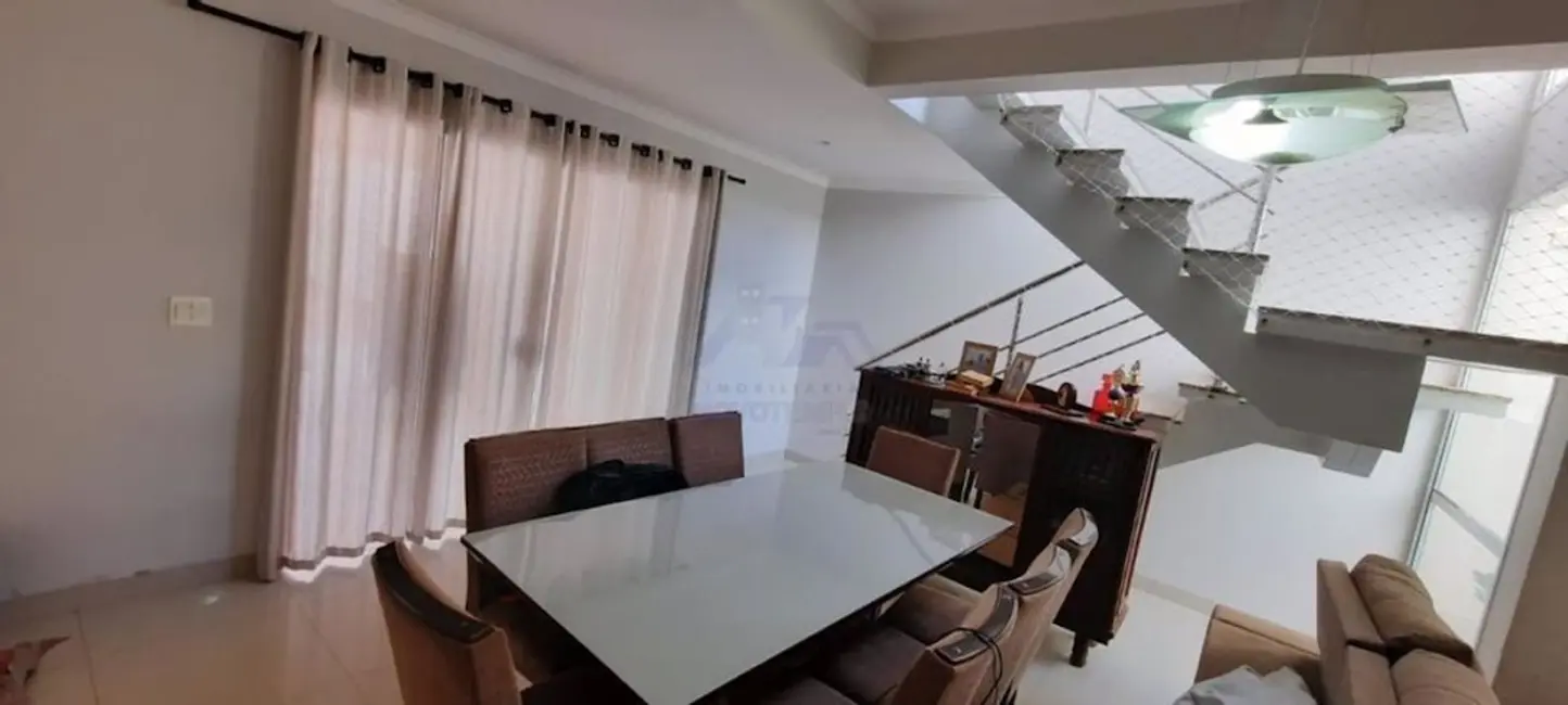 Foto 6 de Sobrado com 3 quartos à venda, 200m2 em Centro, Guararapes - SP