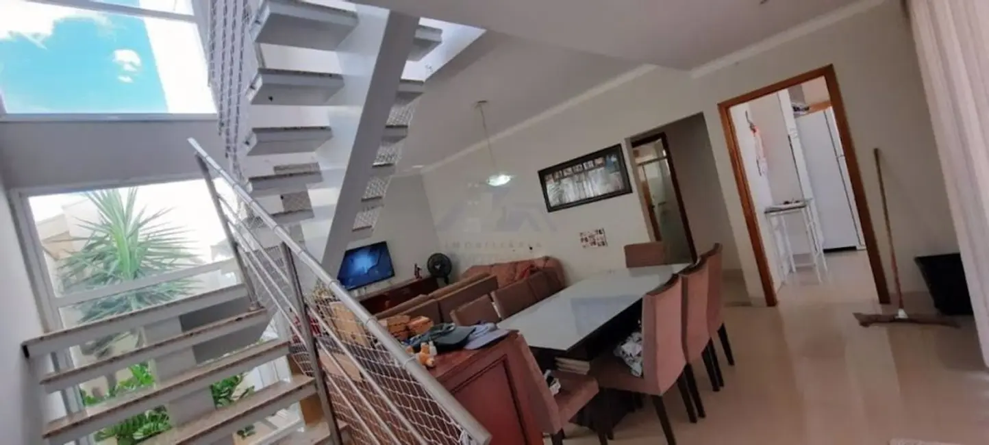 Foto 7 de Sobrado com 3 quartos à venda, 200m2 em Centro, Guararapes - SP