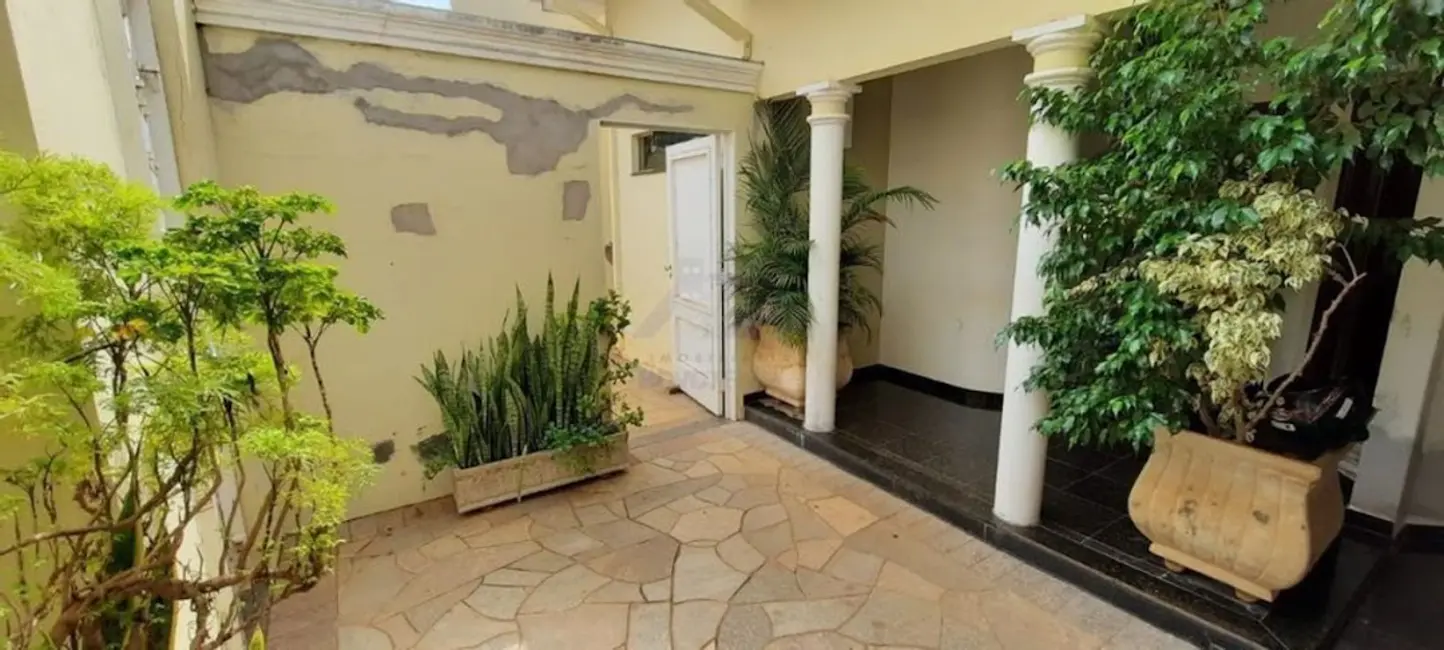 Foto 3 de Casa com 3 quartos à venda, 375m2 em Guararapes - SP