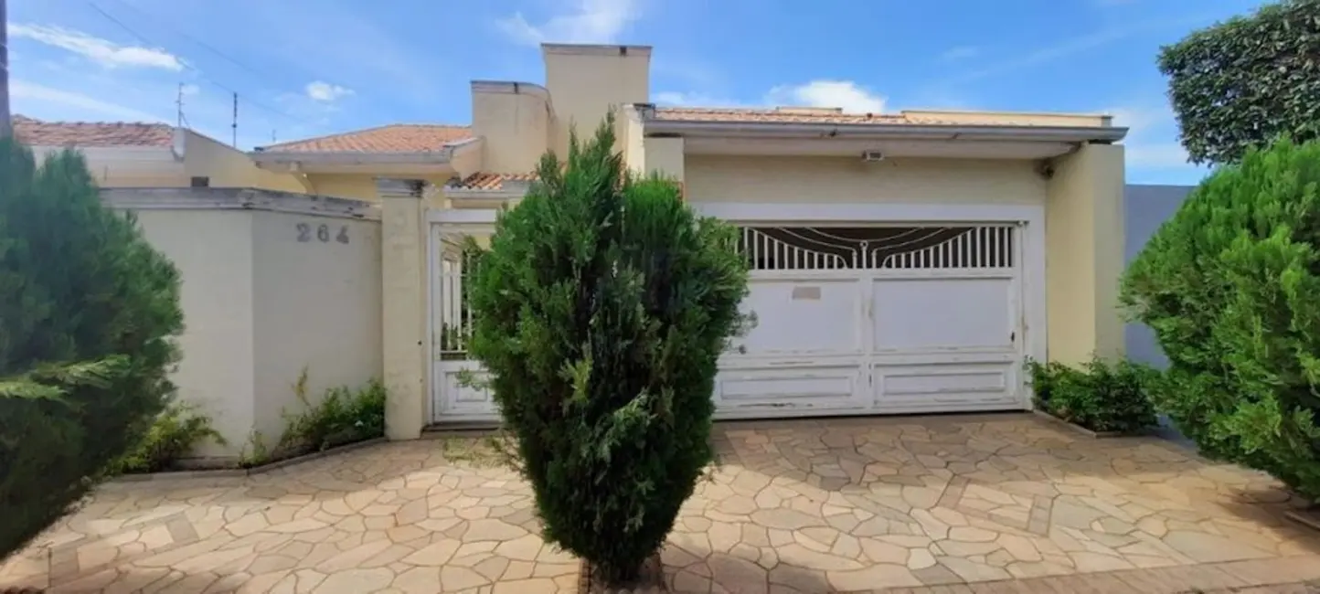 Foto 1 de Casa com 3 quartos à venda, 375m2 em Guararapes - SP