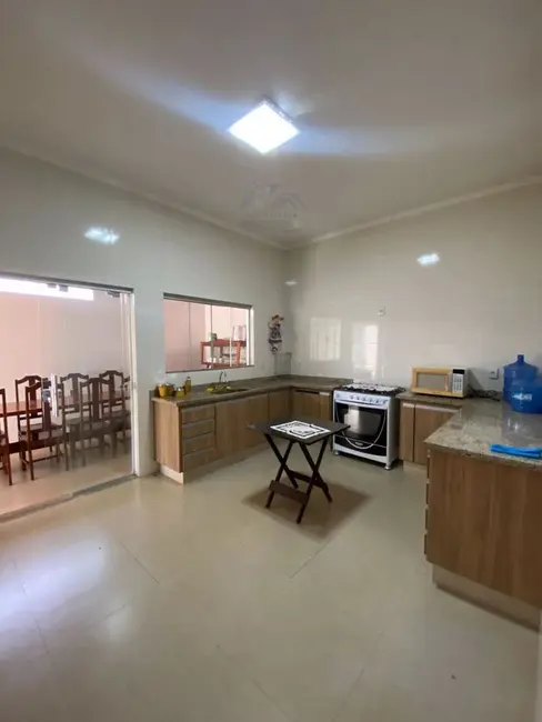 Foto 6 de Casa com 3 quartos à venda, 256m2 em Centro, Guararapes - SP