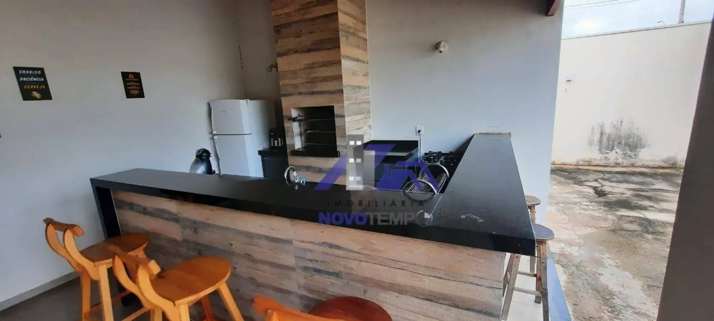 Foto 2 de Casa com 3 quartos à venda, 560m2 em Centro, Guararapes - SP