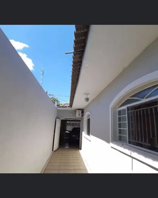 Casa com 4 quartos à venda, 300m2 em Santana, Aracatuba - SP - imagem 5 Foto 5 de Casa com 4 quartos à venda, 300m2 em Santana, Aracatuba - SP