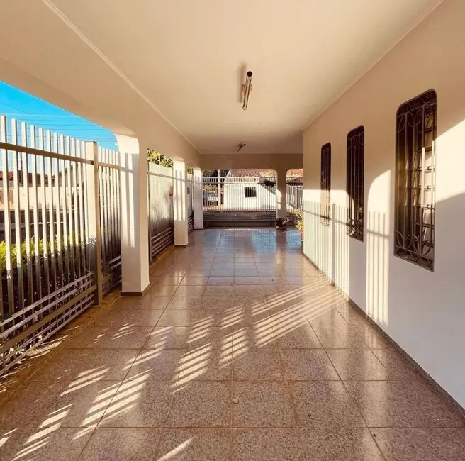 Sobrado com 4 quartos à venda, 537m2 em Paraíso, Aracatuba - SP - imagem 3 Foto 3 de Sobrado com 4 quartos à venda, 537m2 em Paraíso, Aracatuba - SP