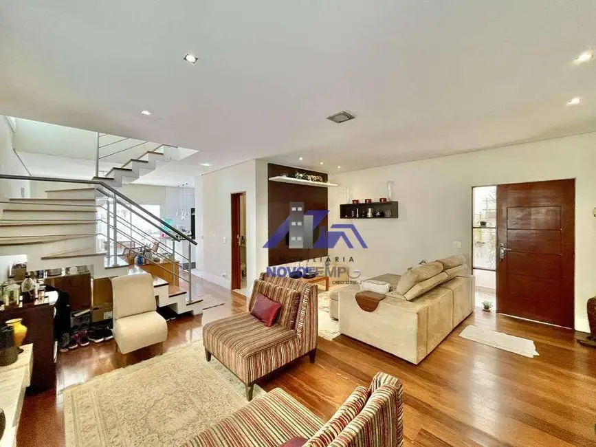 Foto 4 de Sobrado com 3 quartos à venda, 207m2 em Granja Viana II, Cotia - SP