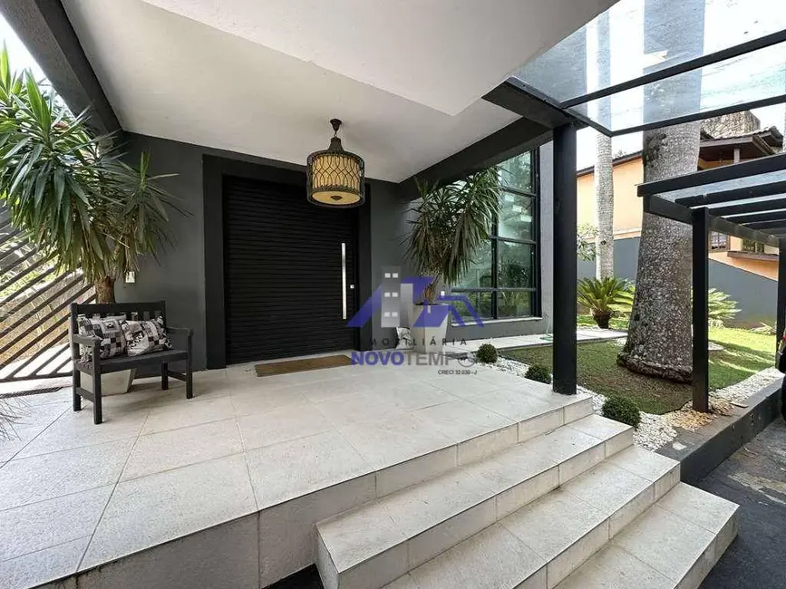 Sobrado com 3 quartos à venda, 682m2 em Nova Higienópolis, Jandira - SP - imagem 3 Foto 3 de Sobrado com 3 quartos à venda, 682m2 em Nova Higienópolis, Jandira - SP