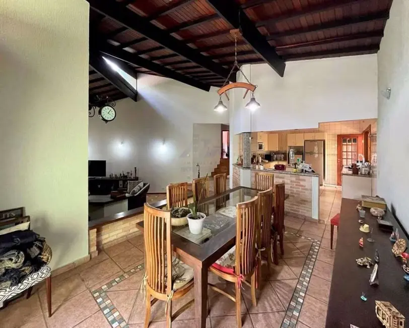 Sobrado com 4 quartos à venda, 1001m2 em Residencial Euroville, Carapicuiba - SP - imagem 9 Foto 9 de Sobrado com 4 quartos à venda, 1001m2 em Residencial Euroville, Carapicuiba - SP