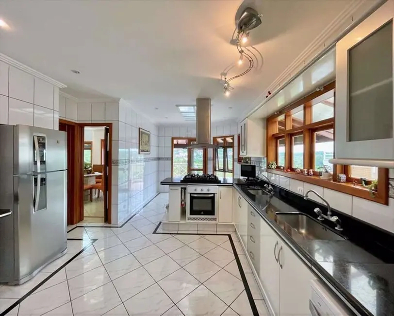 Foto 9 de Sobrado com 4 quartos à venda, 1015m2 em Residencial Euroville, Carapicuiba - SP