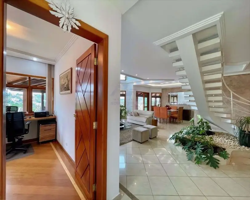 Foto 4 de Sobrado com 4 quartos à venda, 1015m2 em Residencial Euroville, Carapicuiba - SP