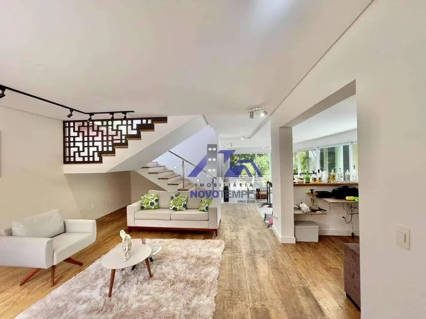 Sobrado com 4 quartos à venda, 510m2 em Aldeia da Fazendinha, Carapicuiba - SP - imagem 5 Foto 5 de Sobrado com 4 quartos à venda, 510m2 em Aldeia da Fazendinha, Carapicuiba - SP