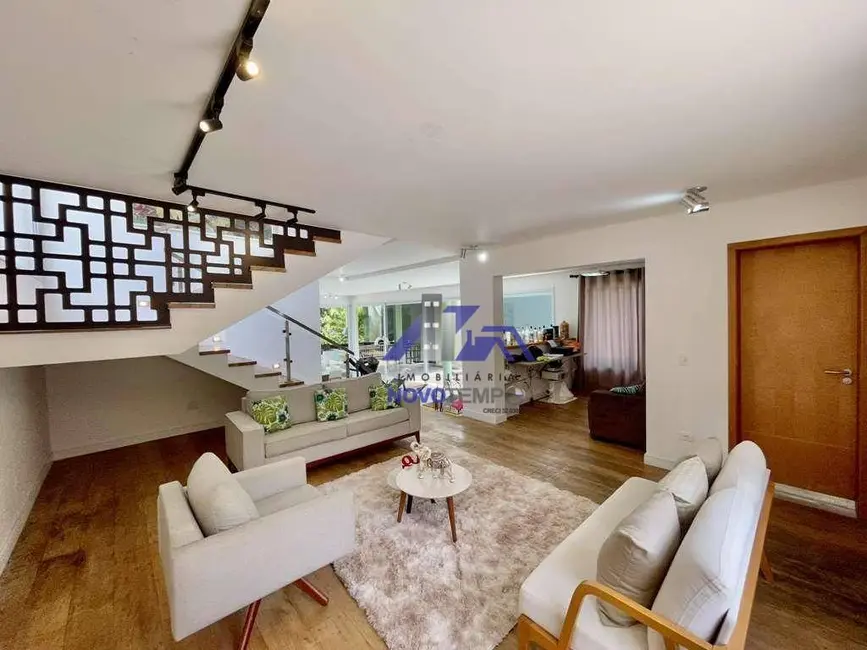 Sobrado com 4 quartos à venda, 510m2 em Aldeia da Fazendinha, Carapicuiba - SP - imagem 6 Foto 6 de Sobrado com 4 quartos à venda, 510m2 em Aldeia da Fazendinha, Carapicuiba - SP