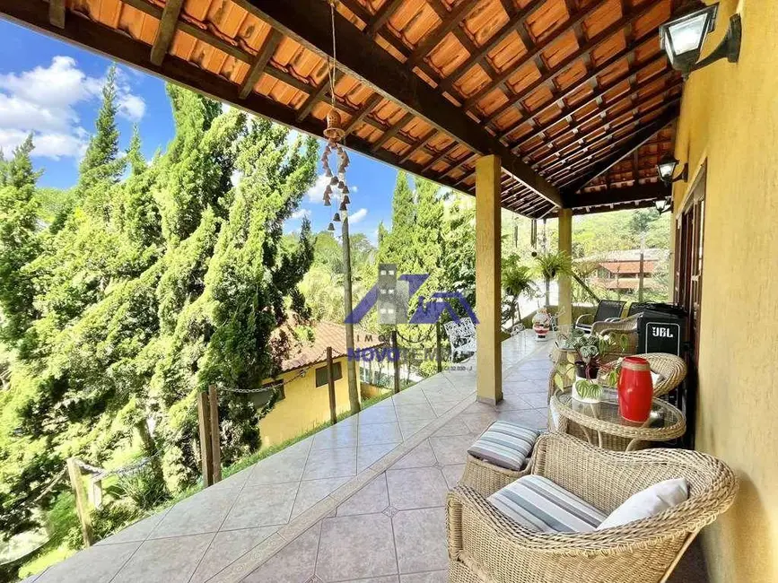 Sobrado com 4 quartos à venda, 1262m2 em Chácara Vale do Rio Cotia, Carapicuiba - SP - imagem 9 Foto 9 de Sobrado com 4 quartos à venda, 1262m2 em Chácara Vale do Rio Cotia, Carapicuiba - SP