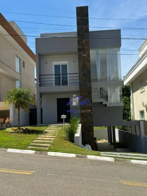 Foto 1 de Sobrado com 3 quartos à venda e para alugar, 250m2 em Suru, Santana De Parnaiba - SP