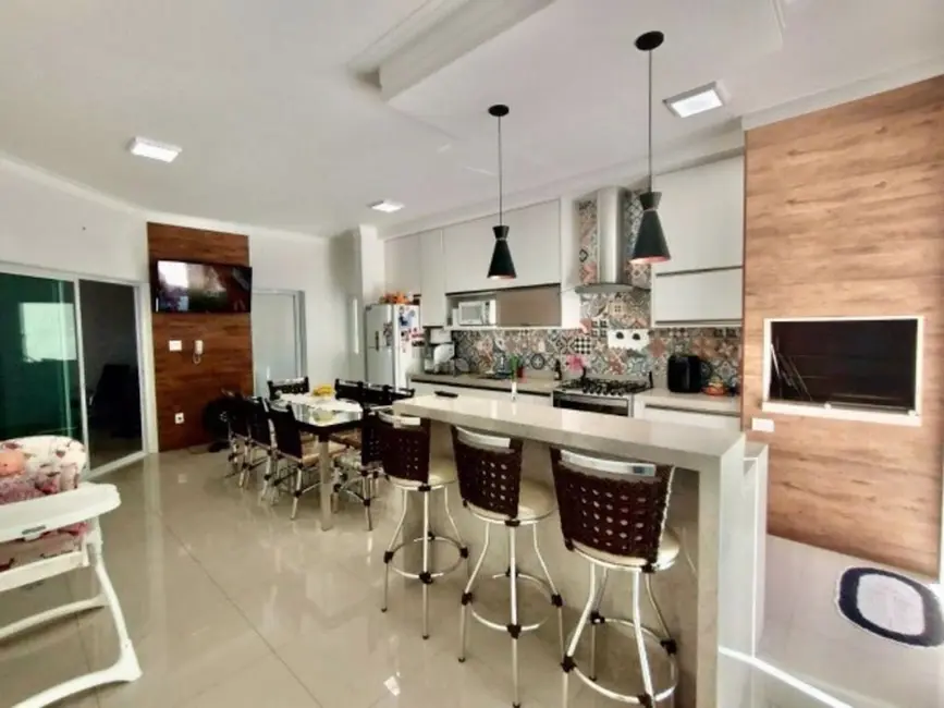 Foto 1 de Casa de Condomínio com 3 quartos à venda, 300m2 em Conjunto Habitacional Doutor Antônio Villela Silva, Aracatuba - SP